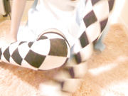 深受宅男屌丝爱戴的微博红人NTR少女VIP付费系列之爱丽丝套图+视频，无毛馒头小逼