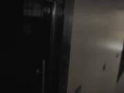 与两个骚货小逼共享受一直大鸡巴来回舔弄抽插