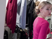 女孩露西·哈特让她的阴户在顾客能承受的坐插