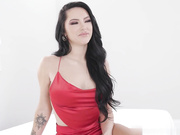 白嫩人妻要坠入爱河然后像妓女一样被操