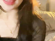 极品淫荡小骚货大奶黑丝美臀怼在镜头前骑乘