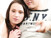 瘦瘦黑发少女小奶子被大鸡巴操