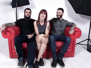 西班牙色情明星与 4 个素人狂野轮奸