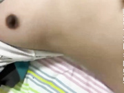 母子乱伦 爸爸在客厅喝茶儿子潜入卧室把妈妈操了