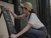 [SGKI-003] 「いらっしゃいませお客様、スマイルカフェです」接客中は何をされても常に笑顔の、顧客満足度最高水準のカフェ店員に密着 - 1of5