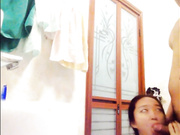 獨家推薦 白天為人師表夜晚淫騷的漂亮女神級老師洗手間偷偷和第一次來家的男友肏逼自拍 強忍著興奮不敢大叫 表情銷魂