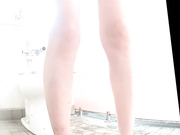 全景偸拍某遊泳館公共坐廁多位年輕妹子如廁換衣 性感大長腿圓潤大屁股看得欲火焚身 1080P高清原版