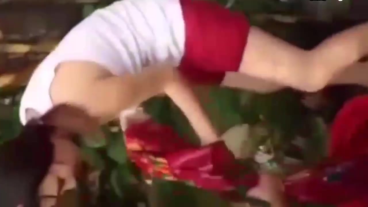 【爆料吃瓜】盘点30多位美女走光合集