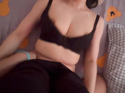 骚货人妻白天趁老公上班穿裤里丝无内到情人家里 裤子只脱一半撕开肉丝 被狂舔肉丝脚 狠插又肥又多汁的逼