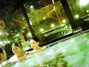 精品推薦 溫泉洗浴中心女士洗浴間偸拍各種年齡段美女少婦沐浴更衣 形態各異身材堅挺美乳看得讓人欲火焚身 1080P高清原版