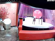 情趣酒店豪華大房拍攝到的大肚腩胖哥和情人開房愛愛 主動吃雞巴騎乘後入幹得嗷嗷直叫 1080P高清