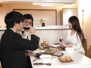 [MEYD-927] 丈夫在海外出差的20天里，每天都被丈夫的部下中出。天海つばさ【破解】 - 1of5