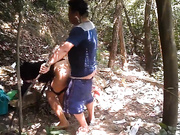 嫖妓大叔野外樹林裏私會兩個打扮時尚風韻猶存的輕熟女啪啪野戰 扶著小樹翹臀後入輪流玩弄 太刺激了 露臉720P高清