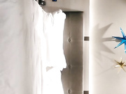 嫖妓達人星級酒店開房現場直播2200元約了個高顏值F罩杯兼職妹子啪啪 主動跪舔雞巴配合各種體位 高潮直叫受不了 國語對白