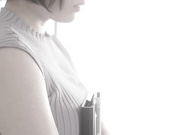 [MIDV-950] 大嫌いな粘着社長の媚薬キメセクで…淫汁まみれイクイク奉仕させられた可憐秘書 月雲よる【破解】 - 1of5