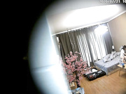 主題酒店情趣房攝像頭黑客破解拍攝到的熱戀小情侶開房愛愛 互舔愛撫纏綿主動翹起大屁股享受插入 表情淫蕩 露臉高清