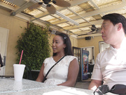 [HIKR-227] ロスのバス停でナンパした巨乳黒人ガールと日本のおじさんの中出しセックス！リリー（22） - 1of5