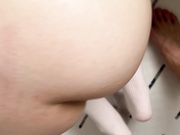 [NECO-002] のぞき見バスタイム 騒音に耐えかねて窓を覗いたら地味で物静かな娘がお風呂場で自慰行為をしている姿をみてしまい… 篠崎菜都香 - 2of5