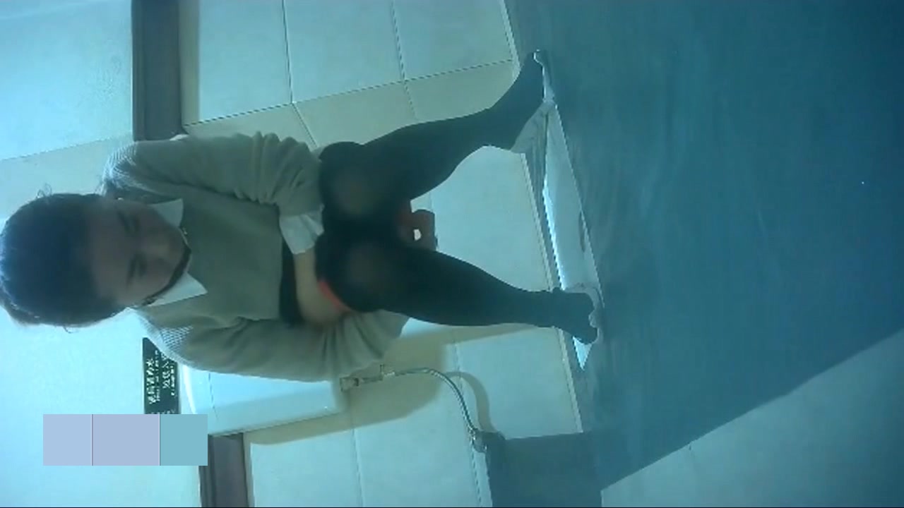 某大型商超公共衛生間拍攝到的各式美女少婦如廁 形態各異逼逼看得讓人欲火焚身 720P原版高清