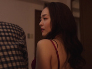 [JUR-307] 吹き出る汗、吹き飛ぶ理性―。 宙に浮くほどイキ飛び跳ねる、真夏の大痙攣エビ反り不倫SEX。 藤かんな 【破解】 - 1of5