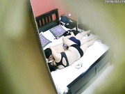 主題酒店稀有房拍攝到的逼毛只有幾根根的E杯大奶人妻偷情私會情人 互舔互插愛撫各種姿勢幹得淫水四溢 表情淫蕩 露臉高清