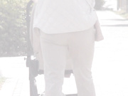 [SDMM-204] たった1枚のミラーを挟んで味わう究極の背徳感 優しい子持ちのママにこっそりデカチンを見せつけて - 1of5