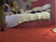 名门夜宴偷拍系列美女模特小宇和小苏拍内衣广告被套路偷拍第一部