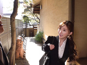 [PRED-773] 出張先の温泉接待でいいなり肉便器 絶倫オトコたちと無理ヤリ相部屋で中出しブリブリ逆流する程廻された私… 楪カレン 【破解】 - 1of5