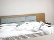 深夜約戰外圍御姐，翹臀掰穴舔，黑絲美腿挑逗，各種姿勢輪番爆操