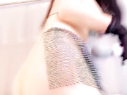 夜夜笙歌的妩媚少妇，全程露脸穿着情趣装诱惑狼友，无毛白虎逼逼道具抽插按摩棒玩弄阴蒂高潮喷水，呻吟可射