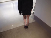 把老婆让给健身小哥爆操，自己只能用小哥精液打飞机