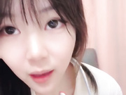 群P淫乱盛宴『小艺同学』一群白白嫩嫩的妹子看的让人血脉喷张，排起队 翘起屁屁来一起被操(2V)-1