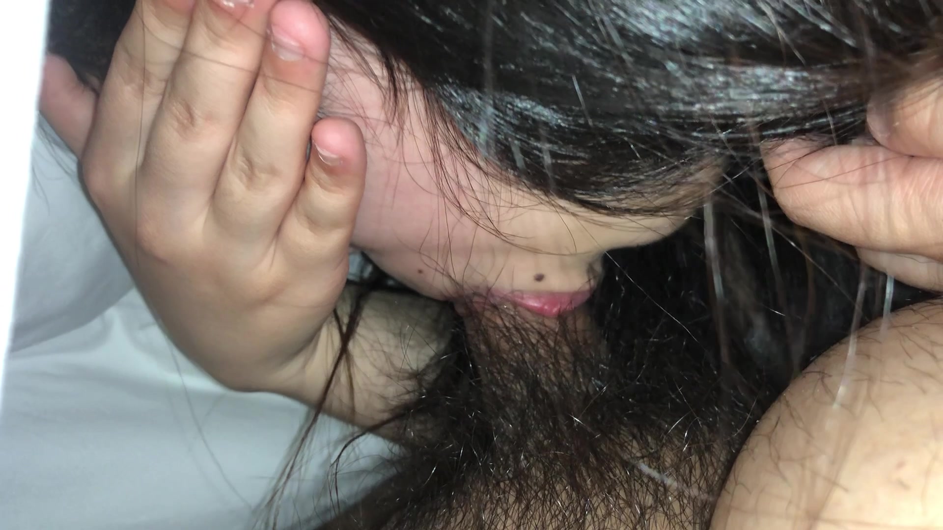 女友第一次口，很害羞
