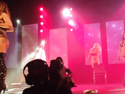 悉尼性博会全裸演出视频.荡乳抖臀现场火爆观众上台挑逗性互动