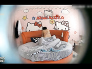 hello kitty主题房偷拍年轻貌美大胸美女被猥琐男狠狠爆操,干完一次又一次,看样子是受不了要走