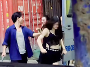 东南亚园区女猪仔悲惨实拍_业绩不达标沦为玩物_挨打挨操被疯狂蹂躏_画面极度炸裂！