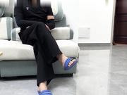在房间里追着继母操_她跑他追她插翅难飞