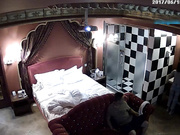 主题酒店投影房偷拍-爱漂亮的小美女正在化妆被迫不及待的中年男子拉到床上啪啪,看样子好像是没把女的操爽!