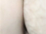 微信上认识的97年清纯小美女,脱掉内裤发现原来是极品无毛B,没忍住射了她一脸！