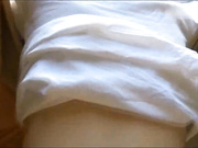 北京酒店爆操背着老公出来偷情的漂亮良家少妇,各种姿势爆操小骚货 ,淫声浪叫不断,说：太大了,痛,我不行了,射到里面好不好！