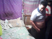 肚腩胖哥简易窝棚嫖妓两人老婆老公的叫得很亲热临走往别人屁股狠狠打了一巴掌