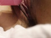 特别有气质的美女白白嫩嫩，逼逼还很白看起来就想舔，味道肯定不错