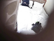 宾馆偷拍性感连衣裙长发美女外地旅游休息时看完电脑上的特殊影片后不停挑逗男友操她,肤白貌美干完又干!