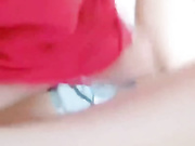 气质漂亮的小姨子在房间打扮时被色狼姐夫进屋按倒在床上爆操,美女哀求：干嘛姐夫,被姐姐发现了不好,不可以!