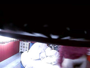 特色酒店白色圆床偷拍名牌包包的白嫩妹子被情郎骑着后人爆插