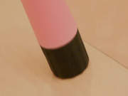 样子清纯可爱的在校女大学生震蛋搞几下就出好多白浆，绝美嫩逼