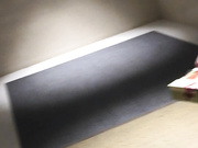 国内商场试衣间偷拍两性感美女闺蜜逛女装店,轮流试衣服