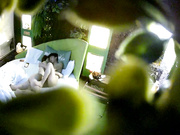 精品小旅馆绿叶房偷拍身材苗条的一对大学生情侣翘课开房啪啪