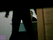 大陸超經典盜攝輯：怪咖潛入醫學院校錄得大量女生如廁 各色嫩穴不勝枚舉（四）