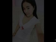 “操我用力操我爽死我了不行了”对白精彩淫荡94年做美容的小美女某淘新买护士情趣装与炮友啪啪